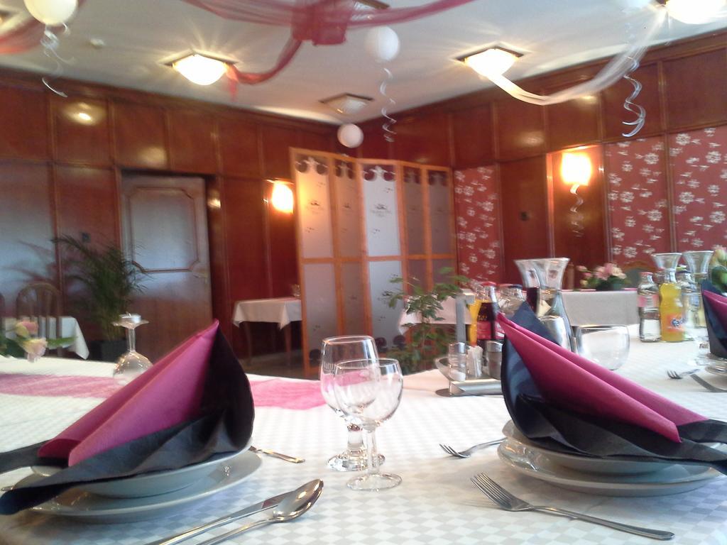 Korona Szallo Hotel Нагиканиша Екстериор снимка