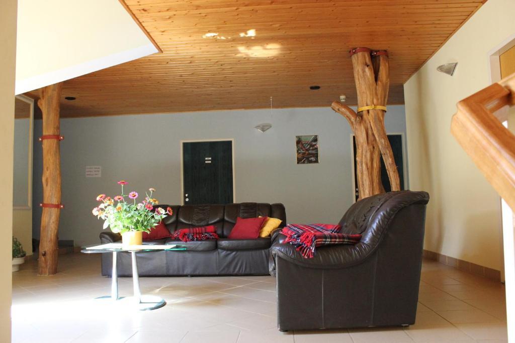 Korona Szallo Hotel Нагиканиша Екстериор снимка
